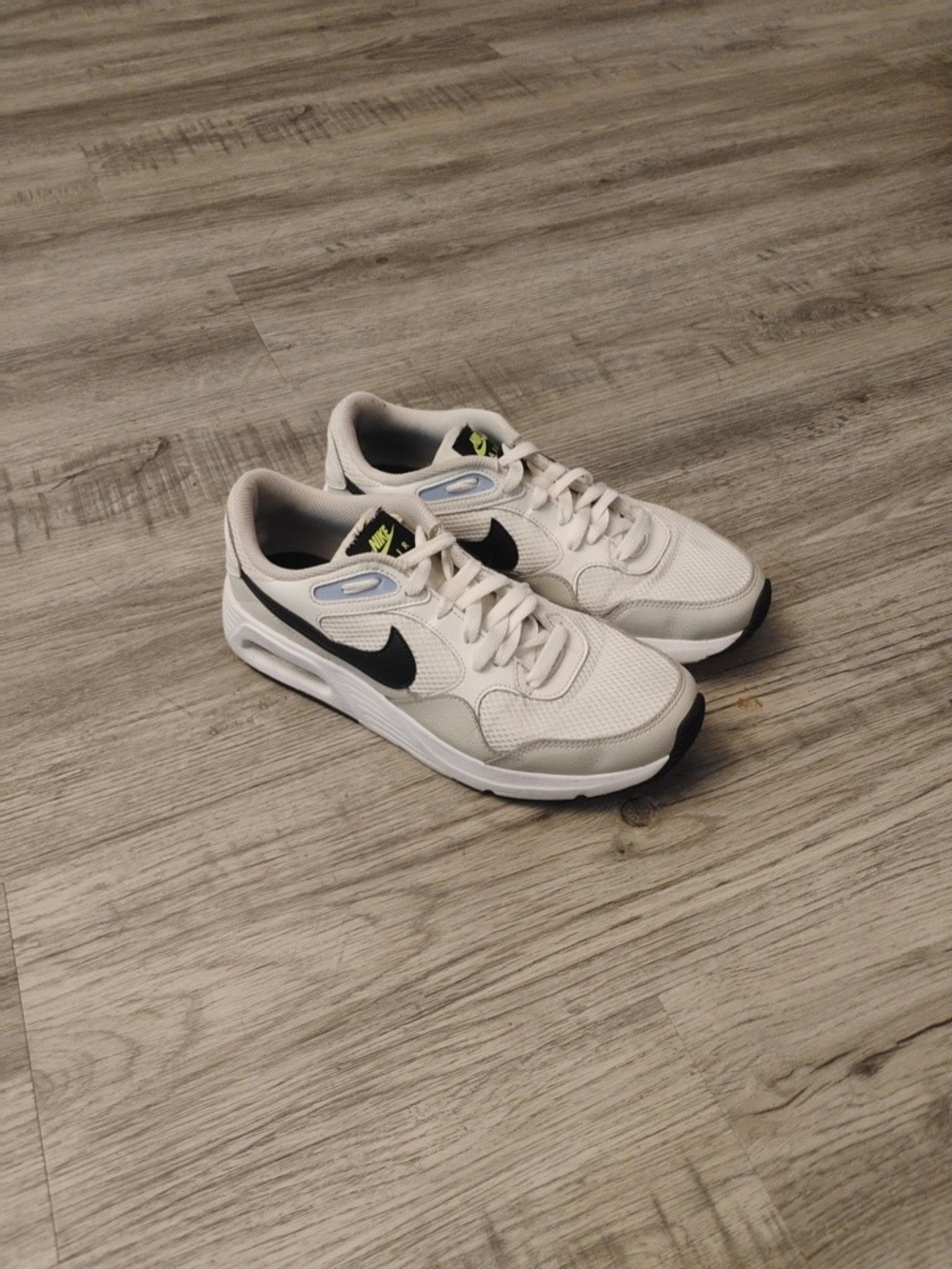 Nike Women's White and Black Air Max-Style Running Shoes Size 10